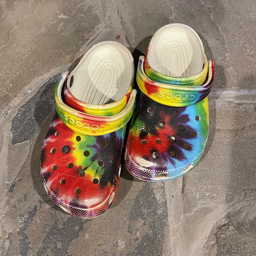 Girls crocs